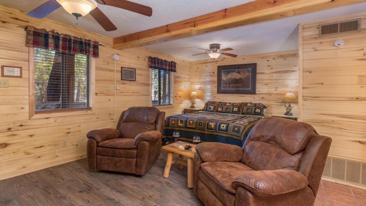 Upper Canyon Inn & Cabins รุยโดโซ ภายนอก รูปภาพ
